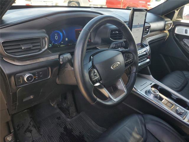 Certified 2022 Ford Explorer Platinum w/ Equipment Group 601A image 5