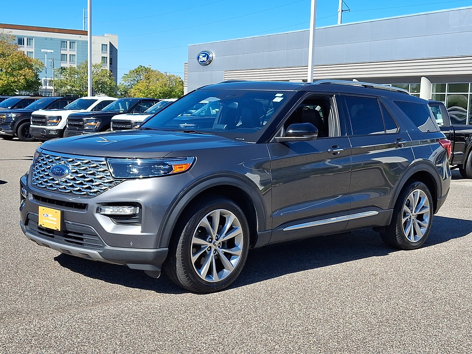 Certified 2023 Ford Explorer Platinum w/ Technology Package AWD/4WD image 5