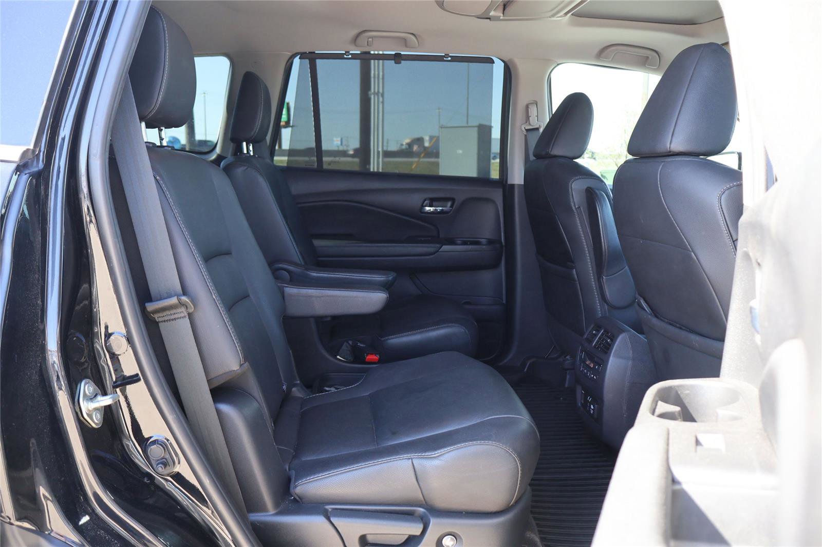 Used 2020 Honda Pilot Touring image 40