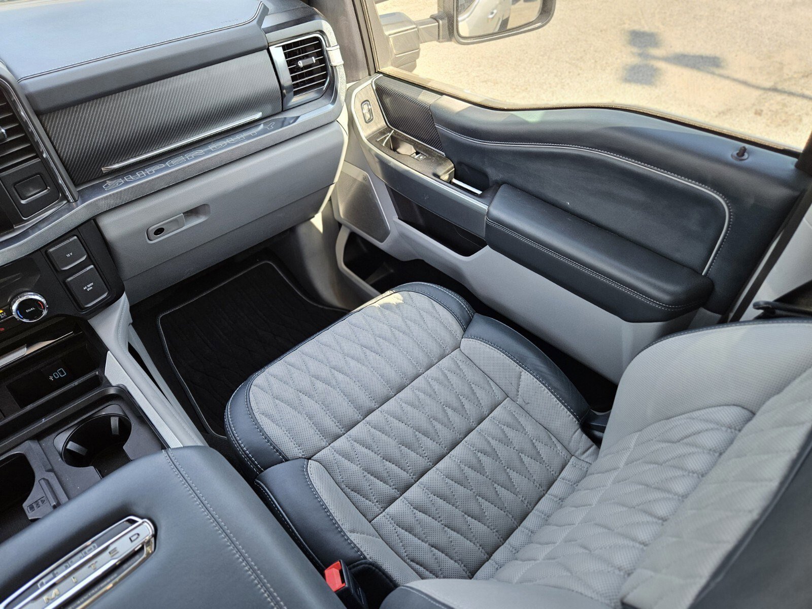 Certified 2024 Ford F350 Limited w/ FX4 Off-Road Package image 17