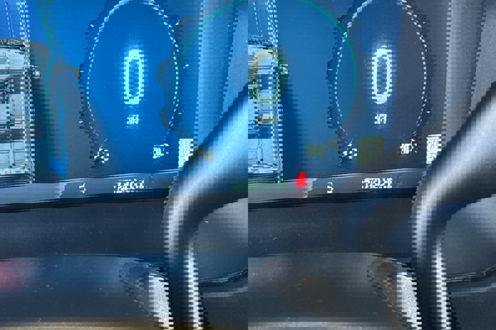 Certified 2025 Ford F350 Platinum w/ Tremor Off-Road Package image 25