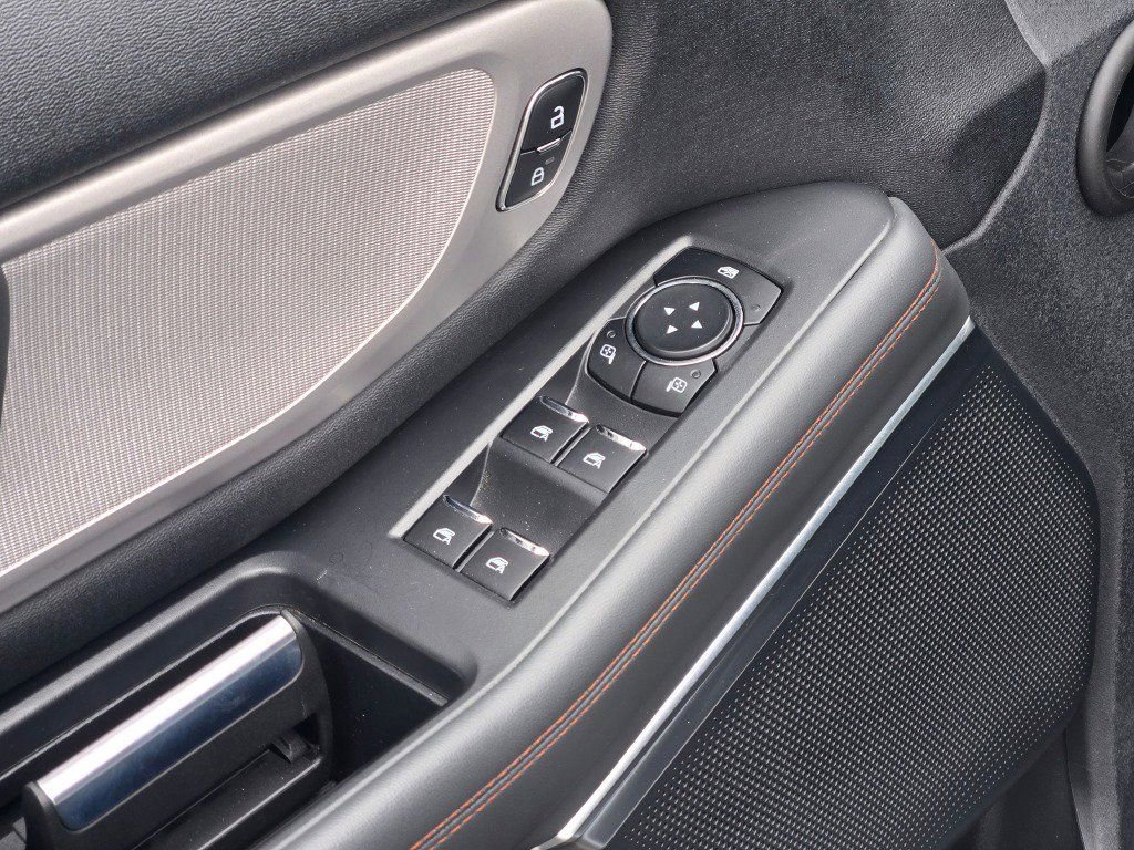 Certified 2025 Ford Expedition Active AWD/4WD image 27