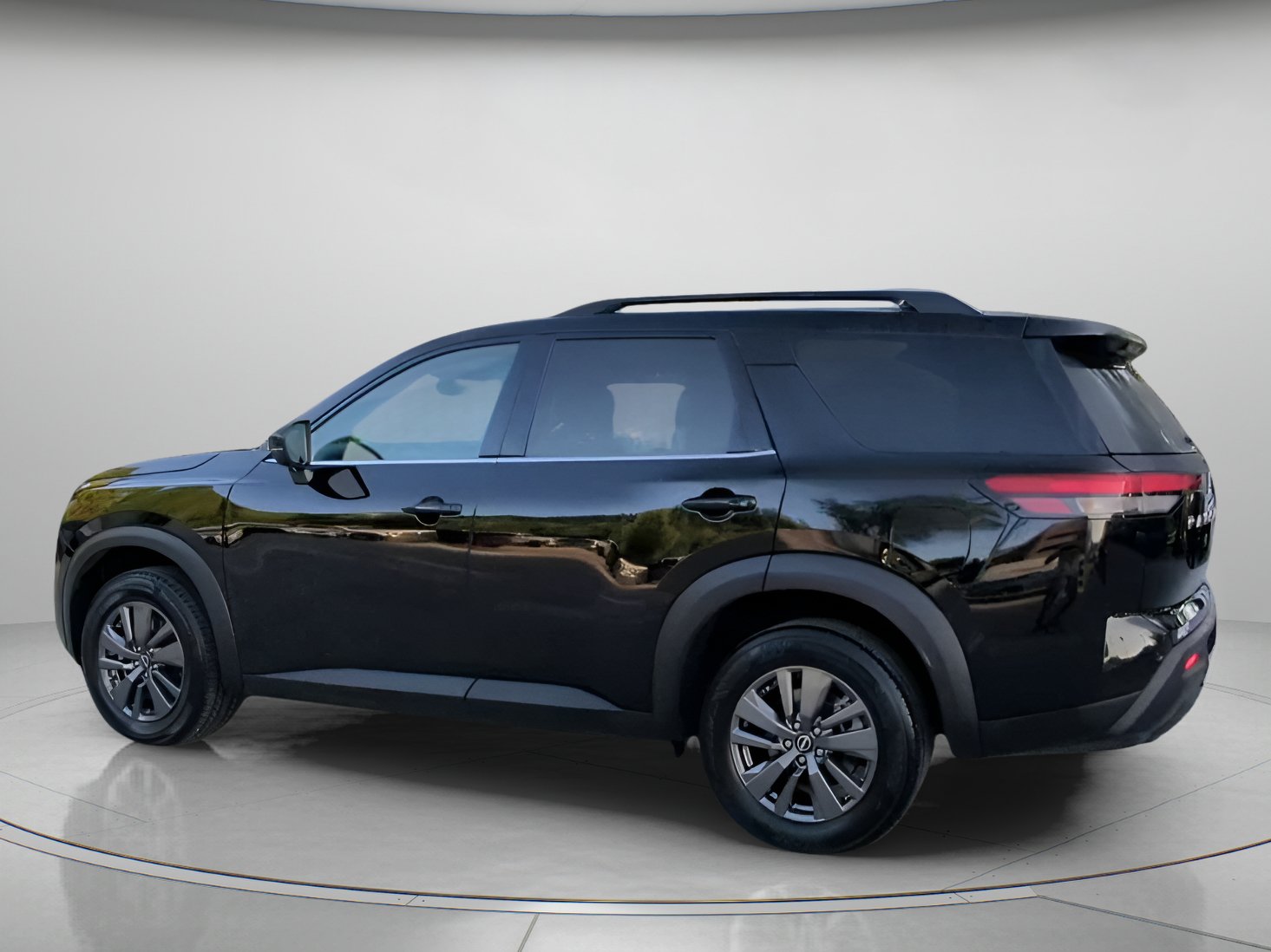 Used 2024 Nissan Pathfinder SV FWD image 19