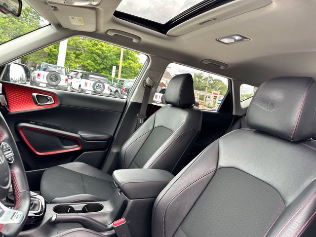 Used 2023 Kia Soul GT-Line FWD image 33