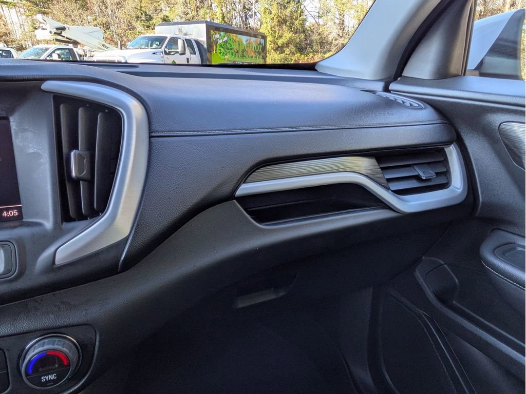 Used 2022 GMC Terrain SLE w/ Driver Convenience Package image 25