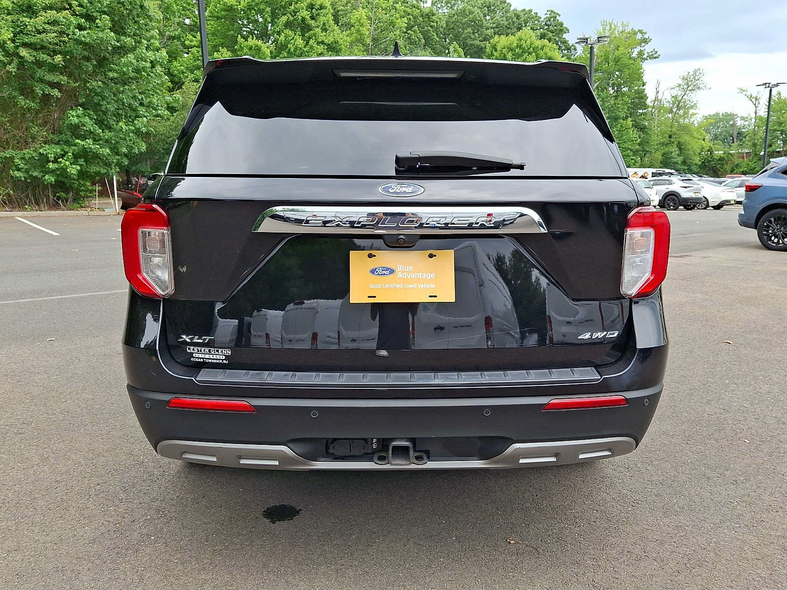 Certified 2023 Ford Explorer XLT w/ Equipment Group 202A AWD/4WD image 5