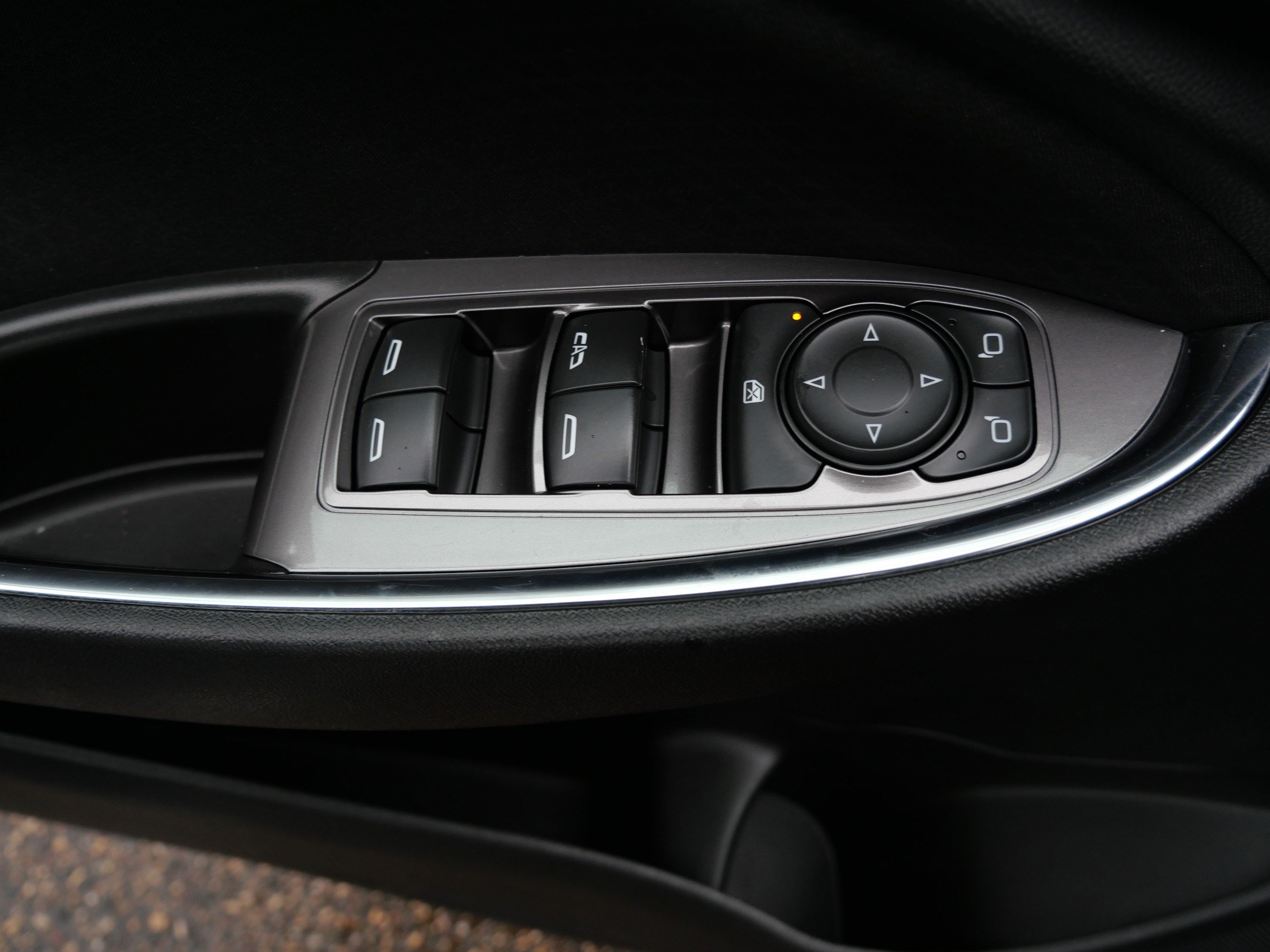 Used 2017 Chevrolet Malibu LT FWD image 20