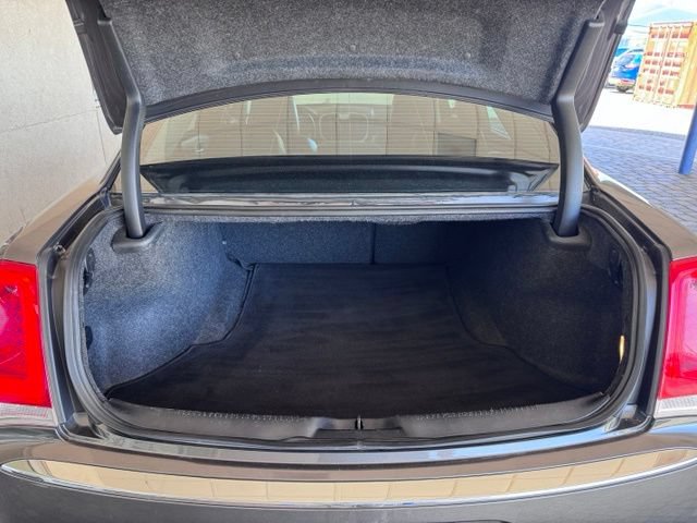 Used 2019 Chrysler 300 Limited RWD image 23