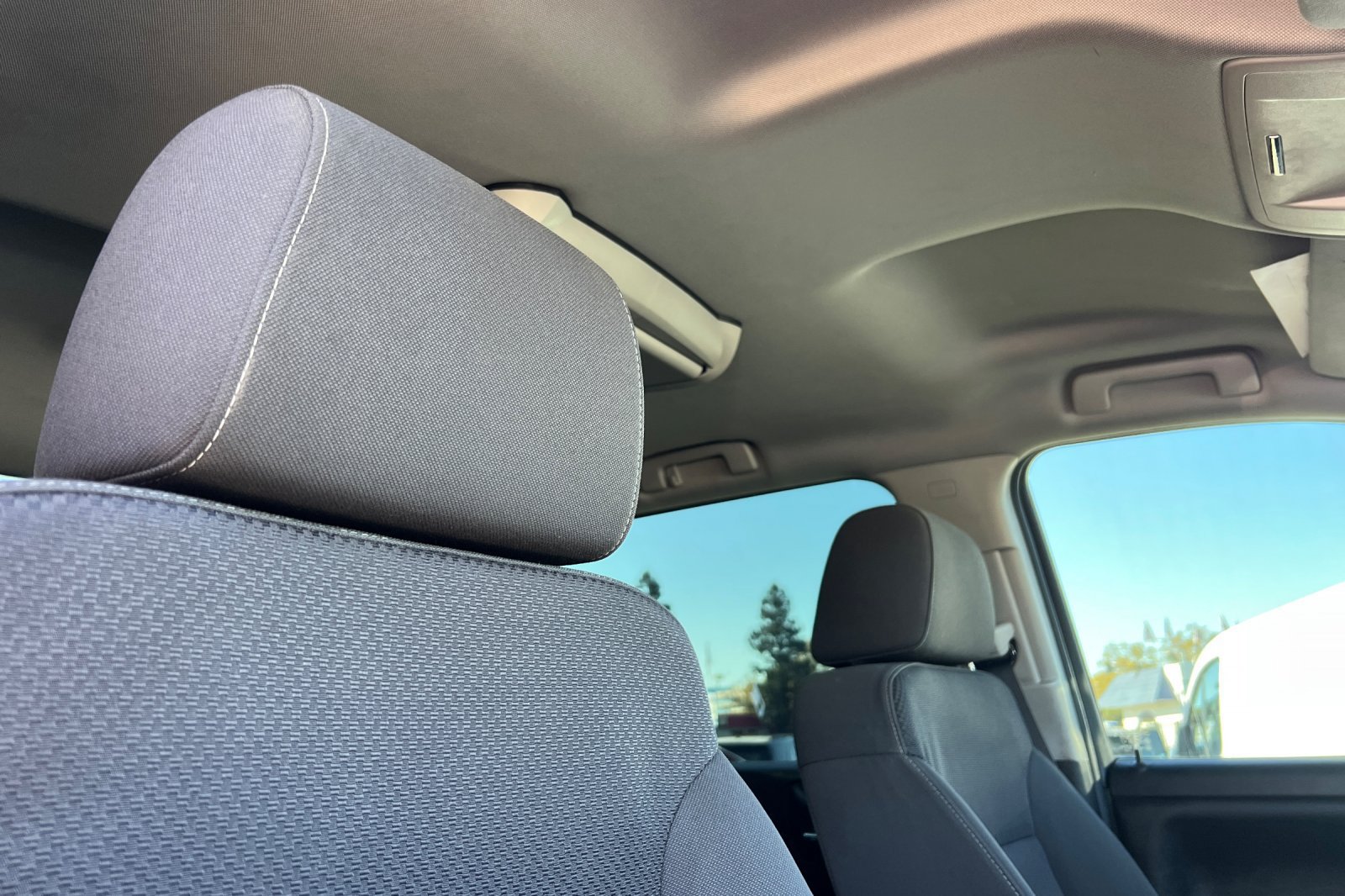 Used 2018 Chevrolet Silverado 2500 LT AWD/4WD image 17
