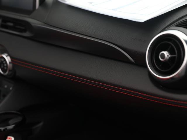 Used 2017 FIAT 124 Spider Abarth RWD image 23
