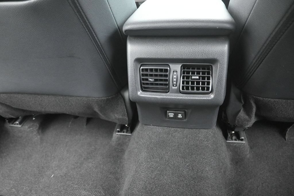 Used 2025 Toyota Camry SE FWD image 10