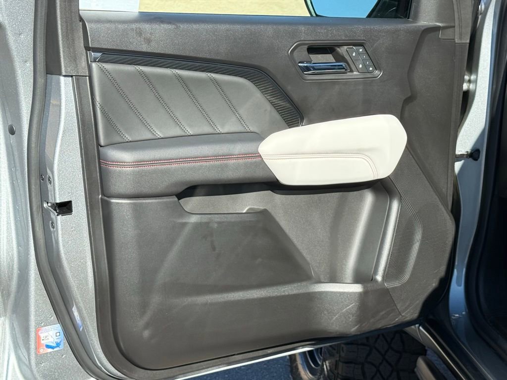 Used 2024 GMC Canyon AT4X image 17