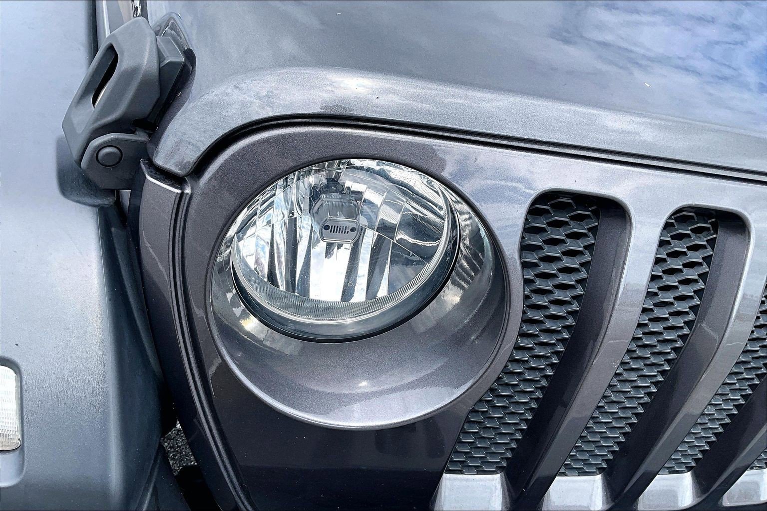 Used 2021 Jeep Wrangler Unlimited Sport AWD/4WD image 32