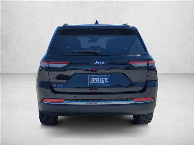 Used 2024 Jeep Grand Cherokee Limited w/ Trailer Tow Package AWD/4WD image 4