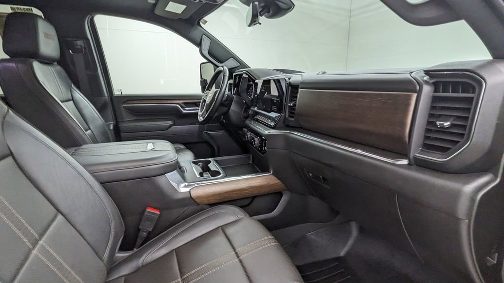 Used 2024 Chevrolet Silverado 3500 High Country w/ High Country Premium Package image 41