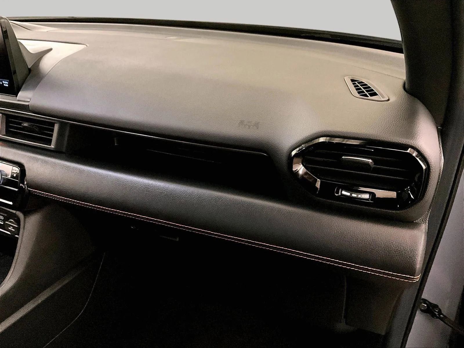 Used 2025 Honda Pilot TrailSport image 15