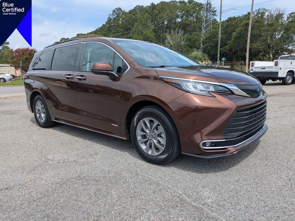 Used 2021 Toyota Sienna XLE