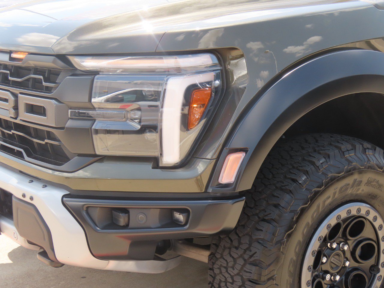 Certified 2025 Ford F150 Raptor AWD/4WD image 3