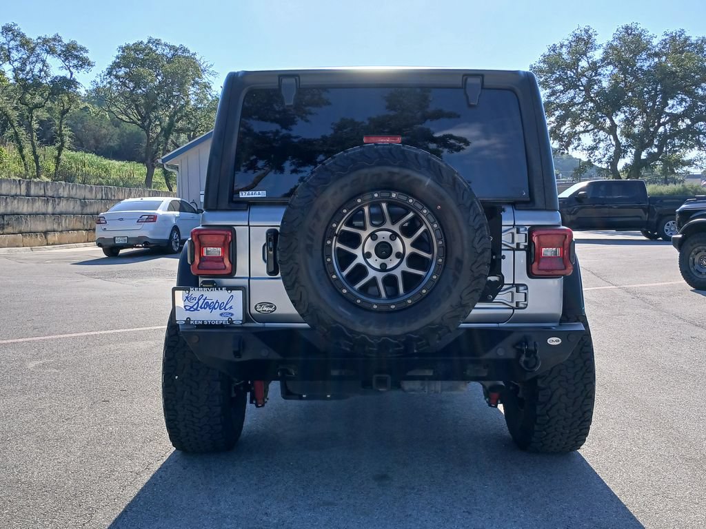 Used 2021 Jeep Wrangler Unlimited Rubicon AWD/4WD image 4
