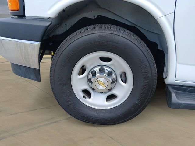 Used 2025 Chevrolet Express 3500 LT w/ LT Preferred Equipment Group RWD image 14