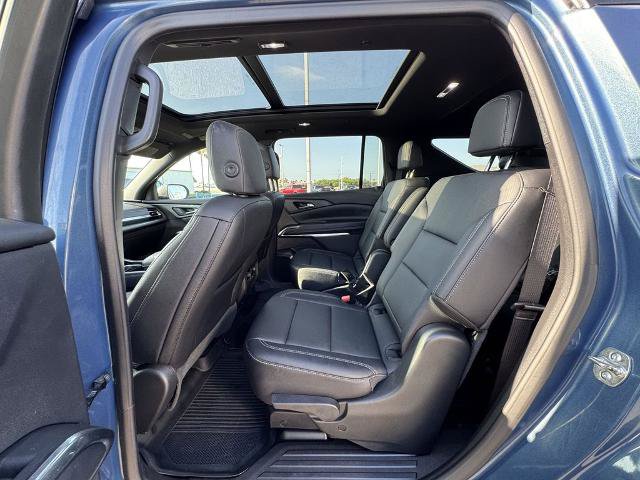 Used 2025 Chevrolet Traverse LT w/ Sun and Wheel Package FWD image 15