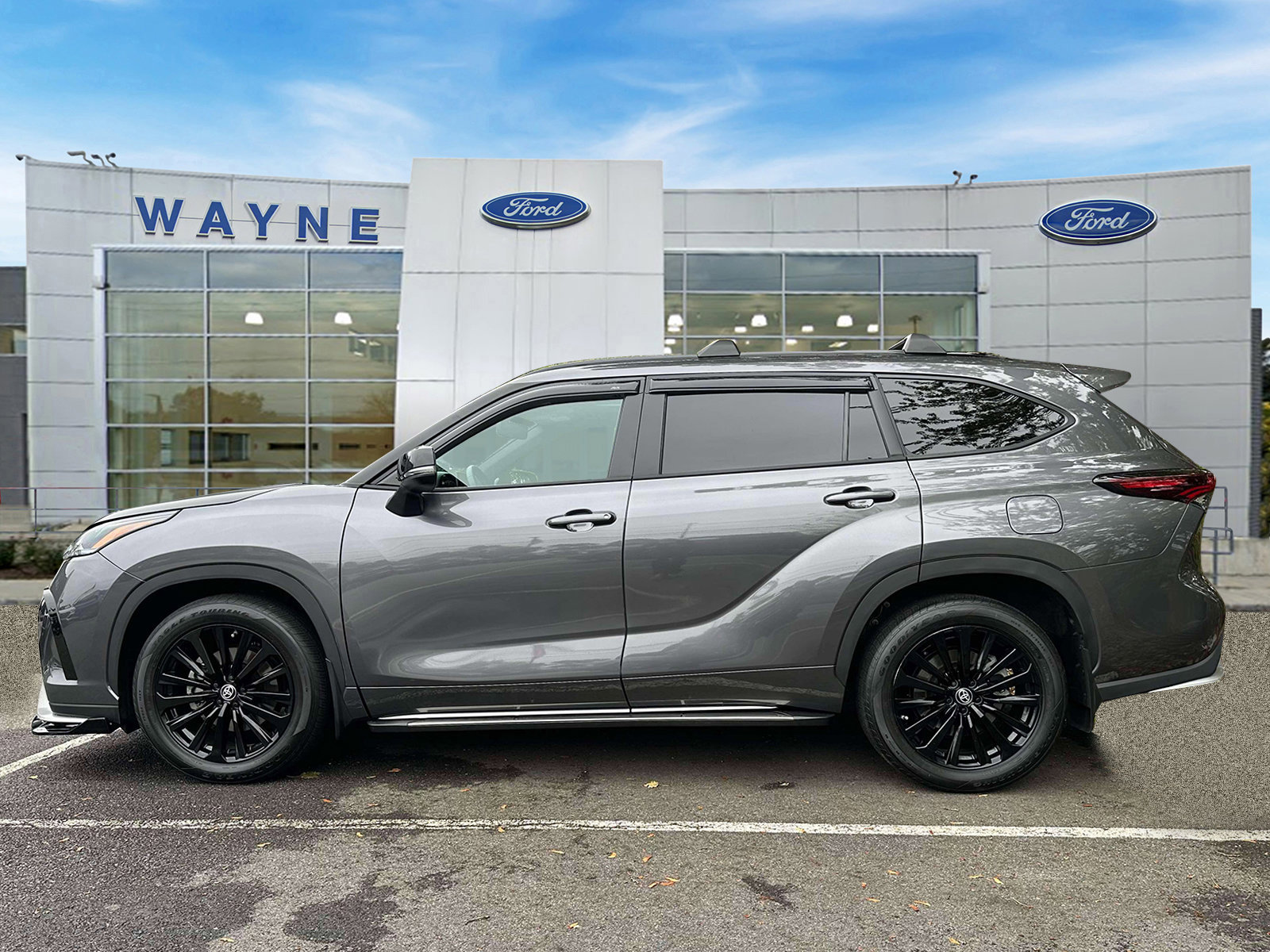 Used 2024 Toyota Highlander XSE image 2