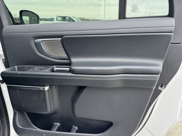 Certified 2025 Ford Expedition Max Platinum image 36