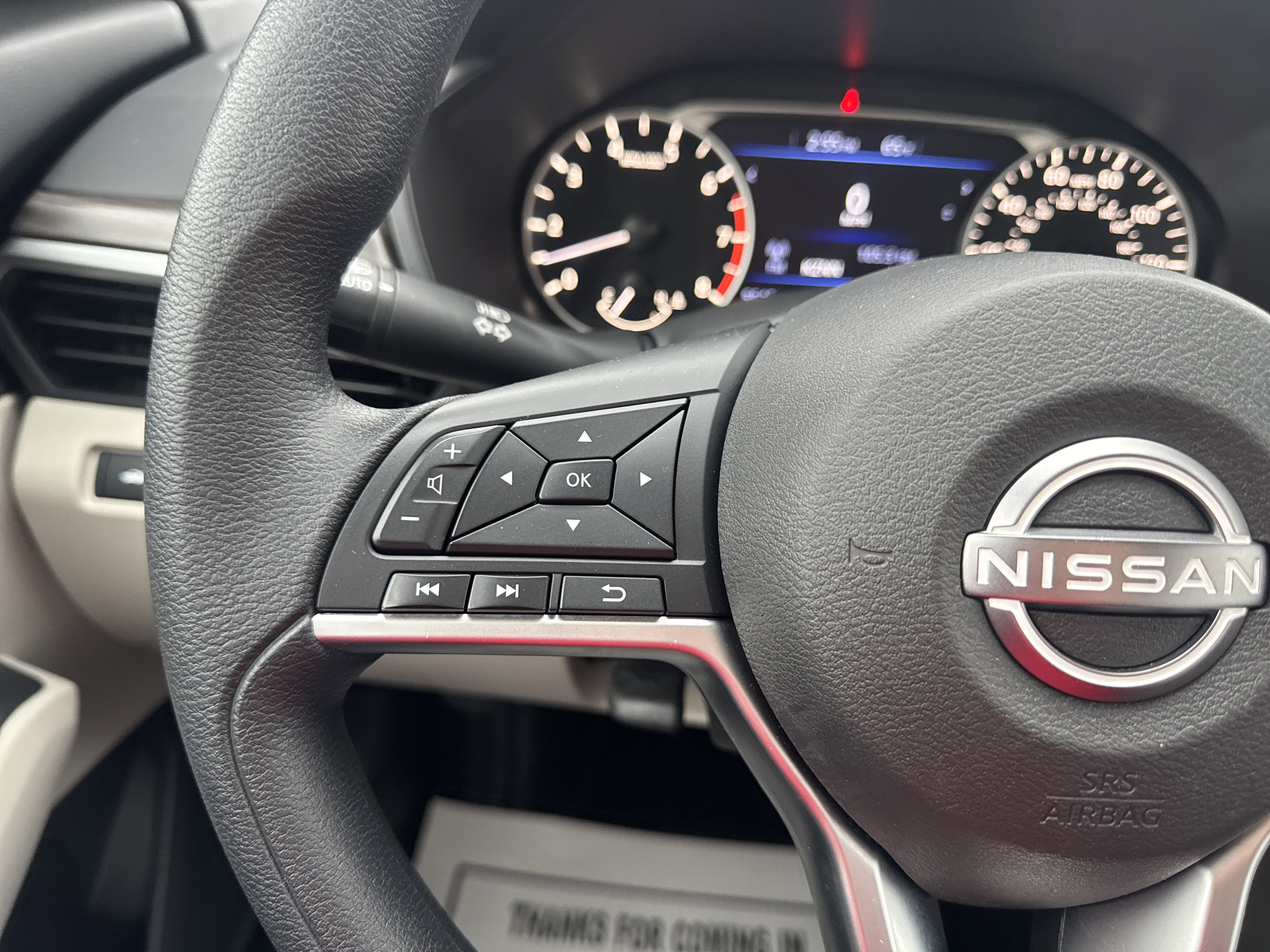 Used 2024 Nissan Altima 2.5 SV image 14