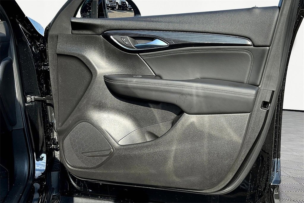 Used 2023 Buick Envision Essence image 24