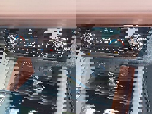 Used 2025 Mitsubishi Outlander SEL FWD image 12