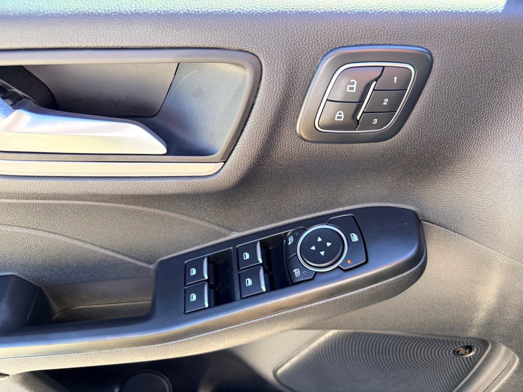 Certified 2025 Ford Escape SE w/ PHEV Premium Package FWD image 20