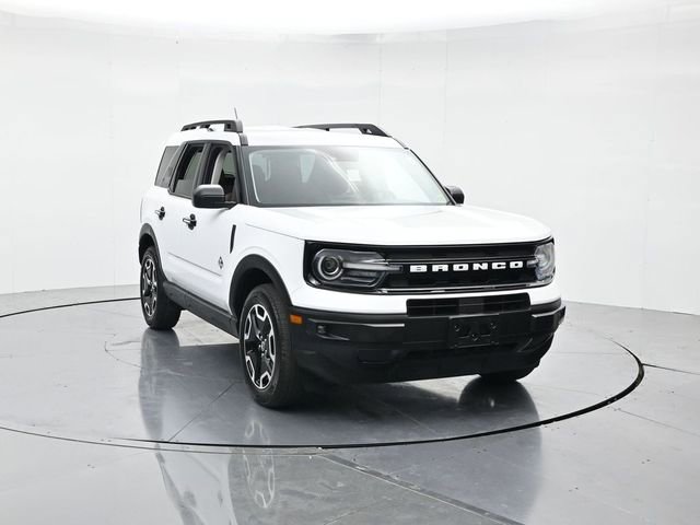 Certified 2023 Ford Bronco Sport Outer Banks w/ Tech Package image 4