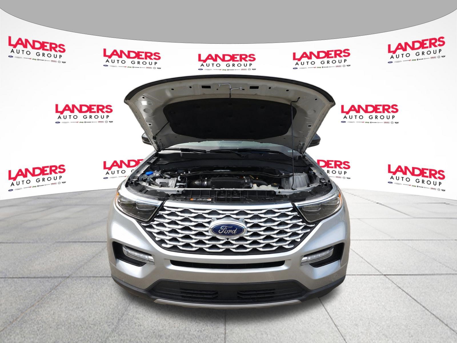 Certified 2022 Ford Explorer Platinum w/ Equipment Group 601A AWD/4WD image 19
