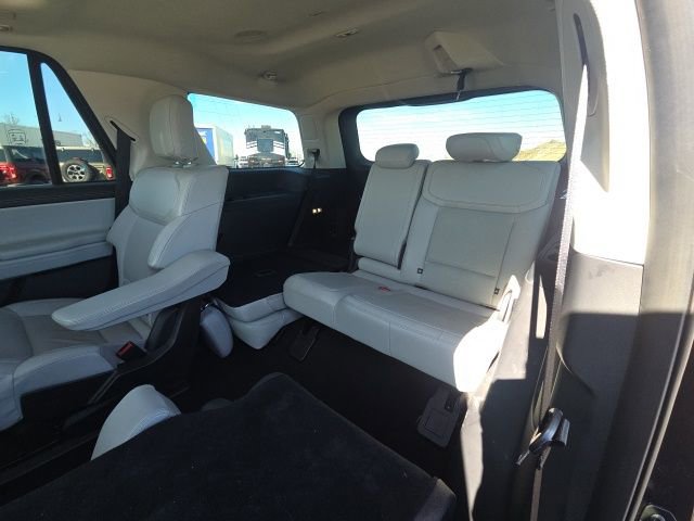 Certified 2025 Ford Expedition Platinum w/ Driver's Package image 19