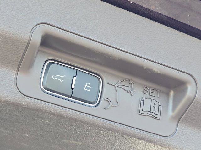 Certified 2023 Ford Explorer Platinum w/ Technology Package image 20