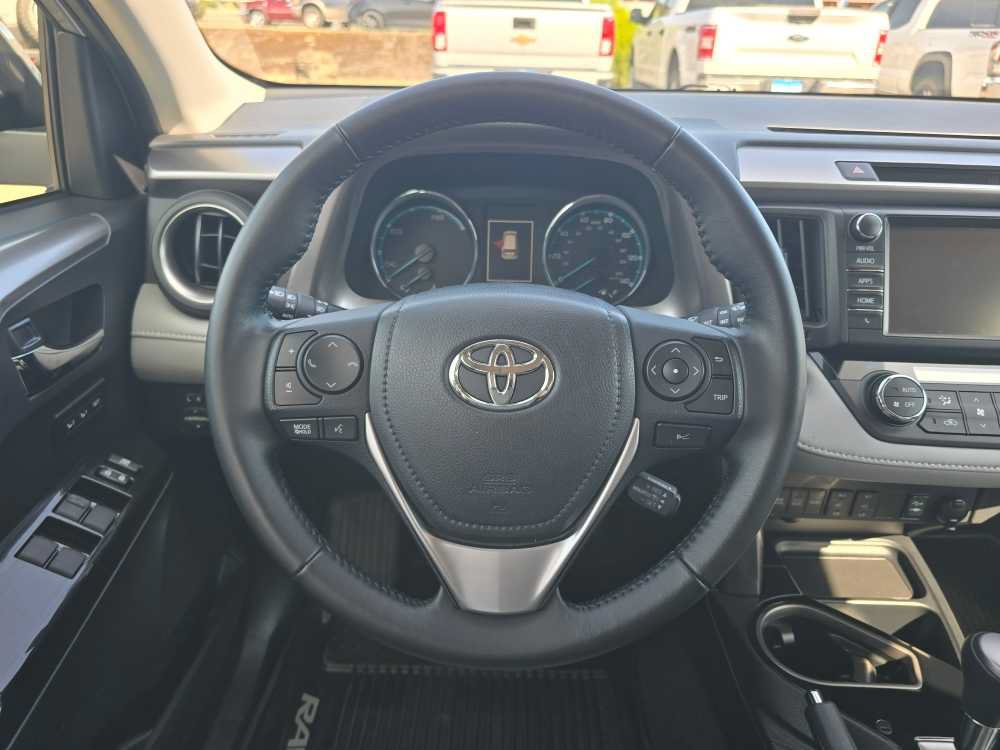 Used 2018 Toyota RAV4 Limited AWD/4WD image 18