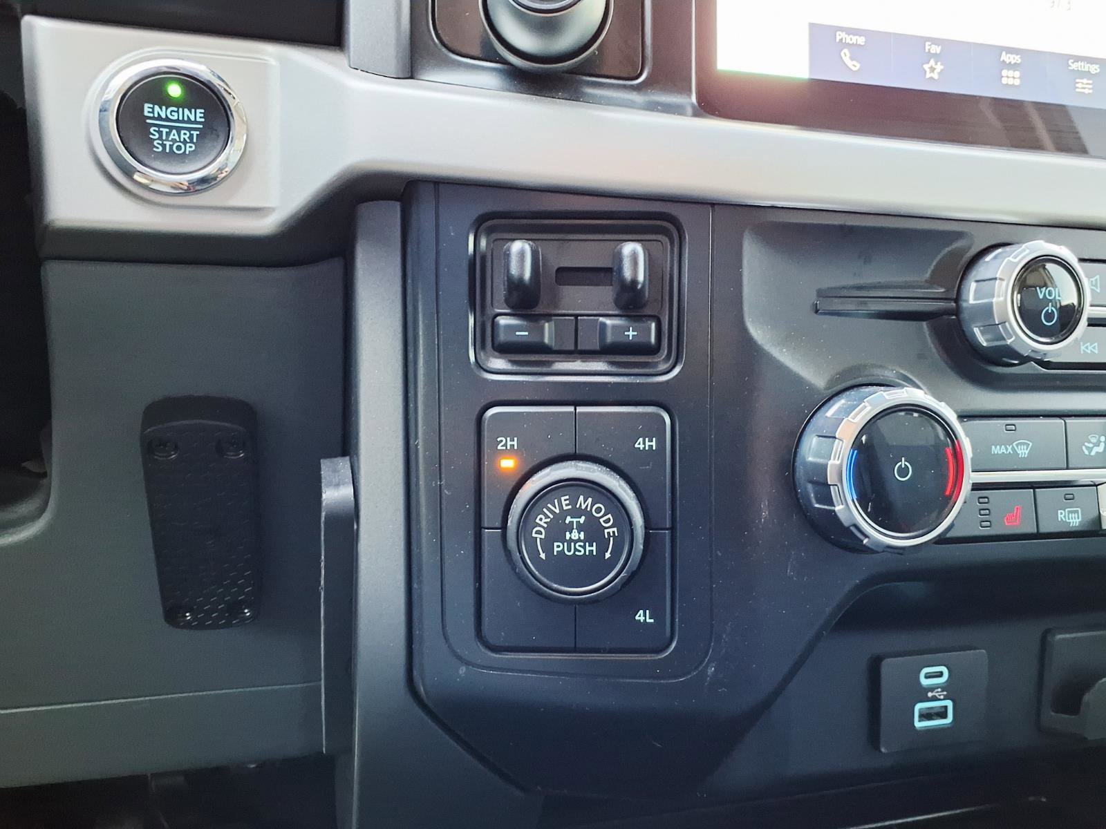 Certified 2022 Ford F150 XLT w/ Equipment Group 302A High image 26