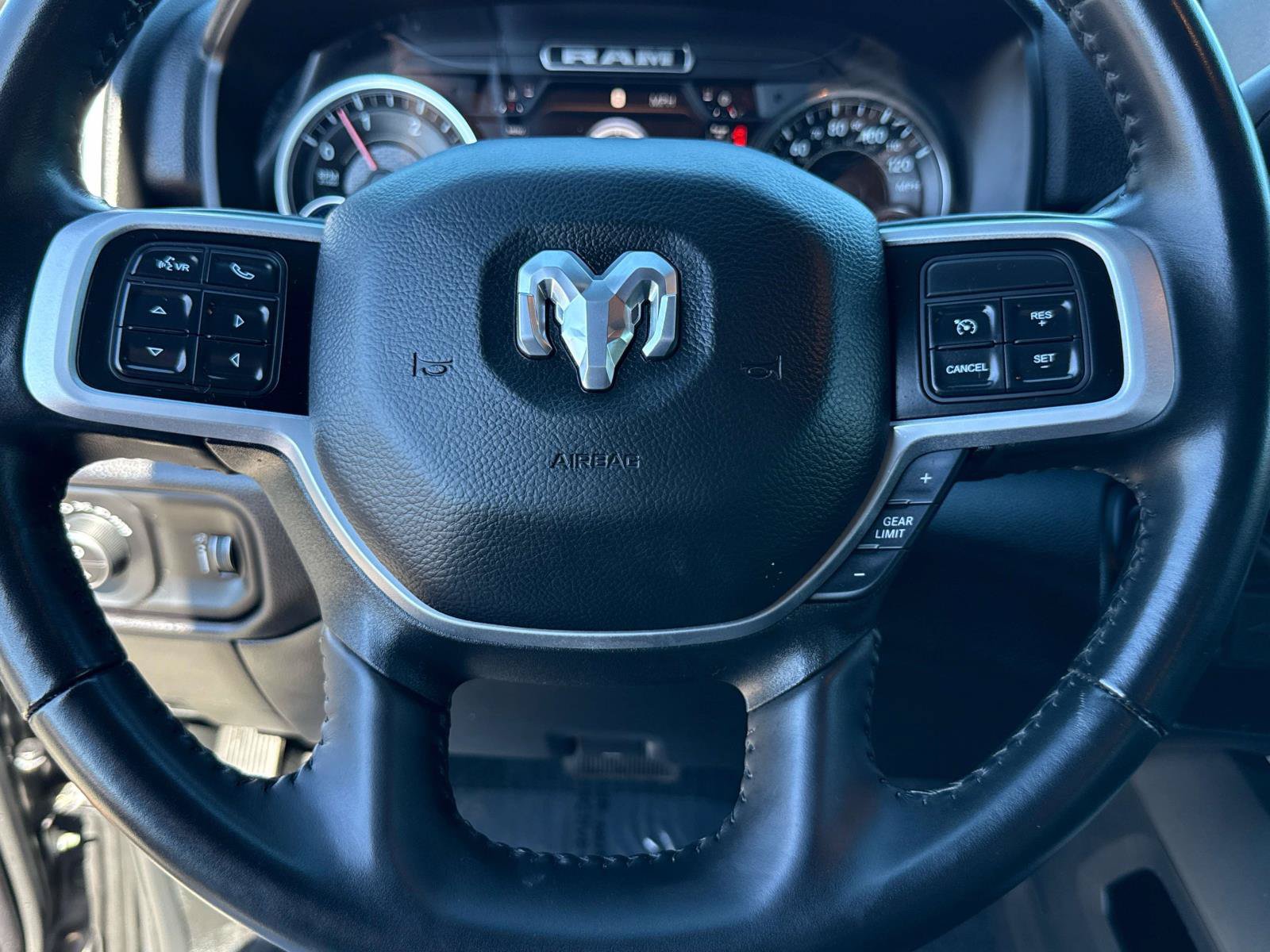 Used 2022 RAM 2500 Big Horn w/ Night Edition AWD/4WD image 15