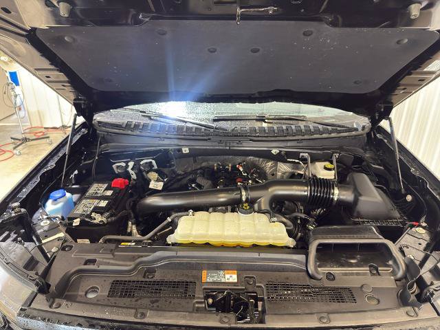 Certified 2025 Ford Expedition Active AWD/4WD image 7