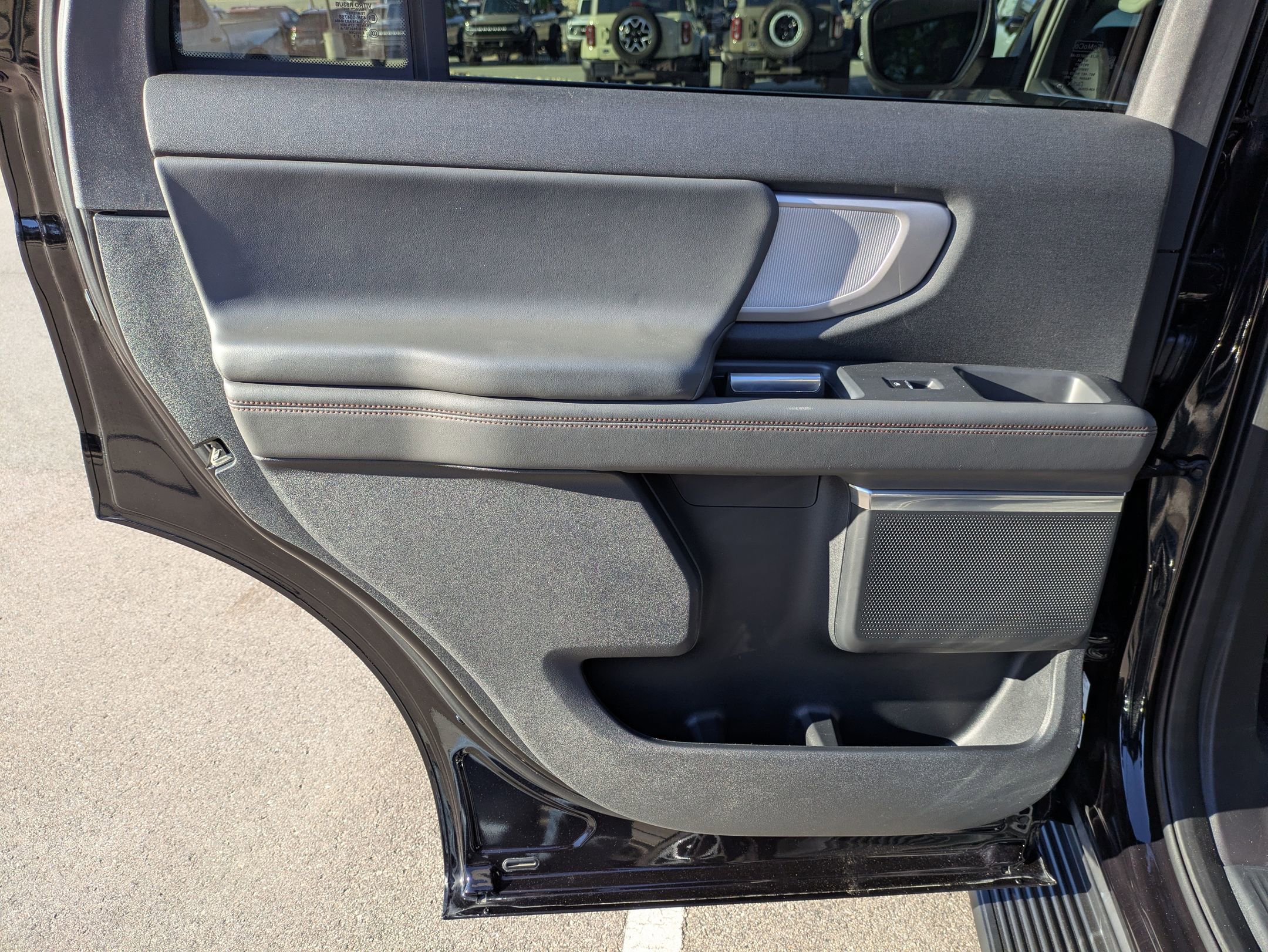 Certified 2025 Ford Expedition Active AWD/4WD image 29