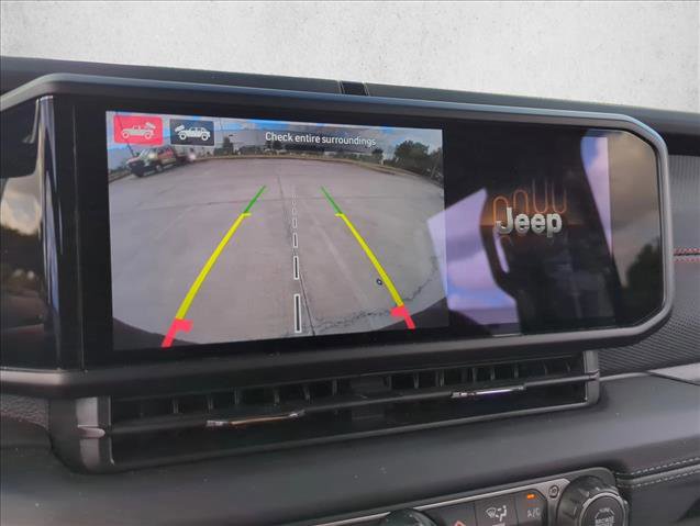 Used 2025 Jeep Wrangler Unlimited Rubicon image 14