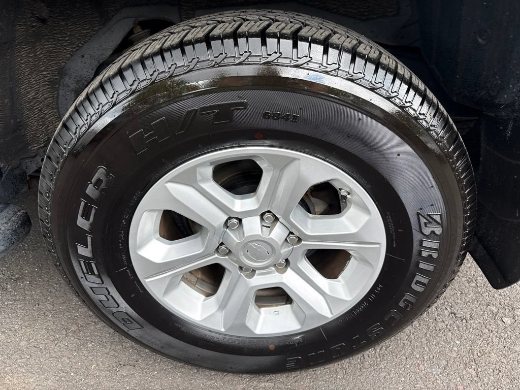Used 2018 Toyota 4Runner SR5 AWD/4WD image 9