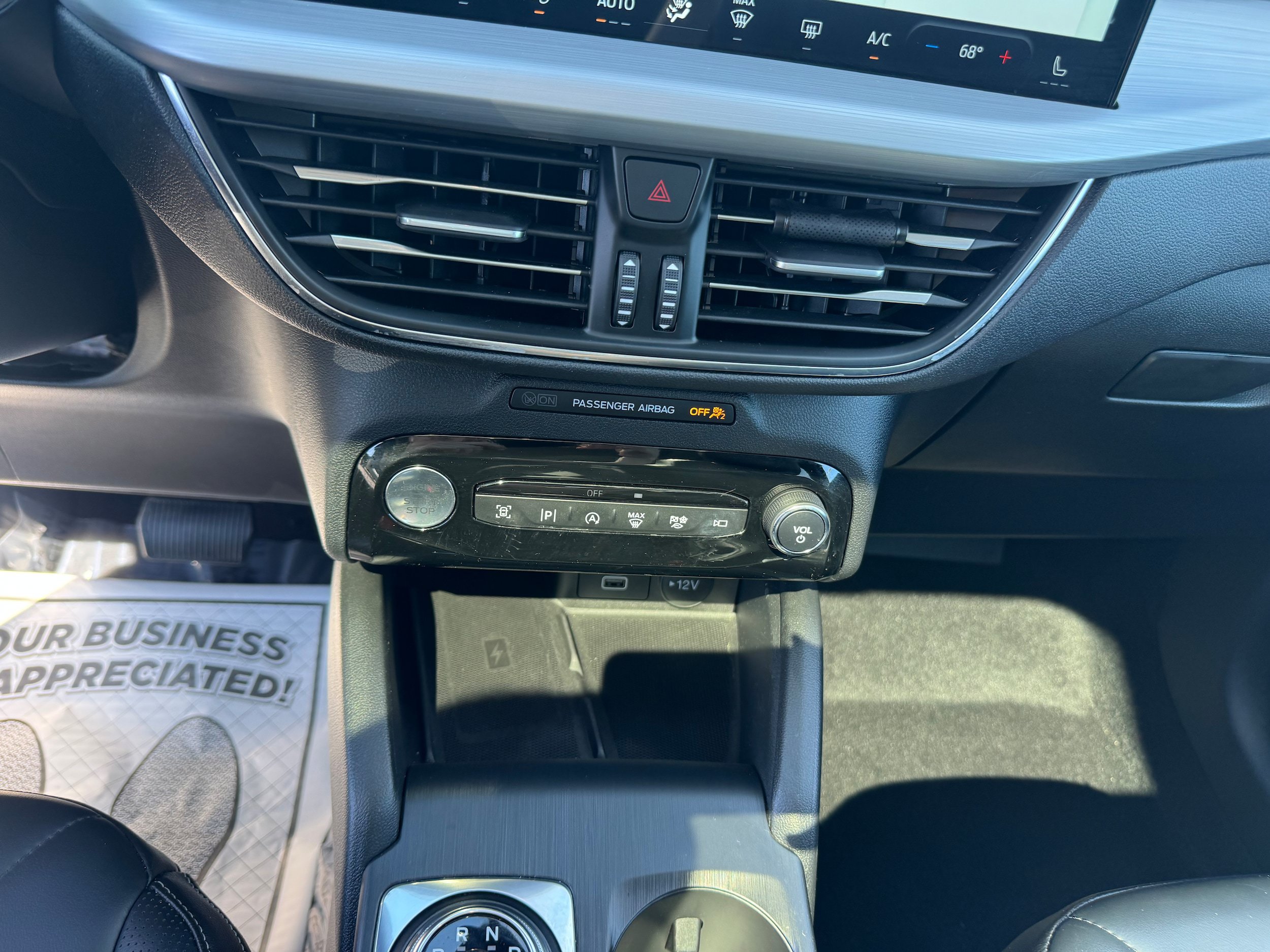 Certified 2025 Ford Escape Platinum w/ Premium Technology Package AWD/4WD image 14