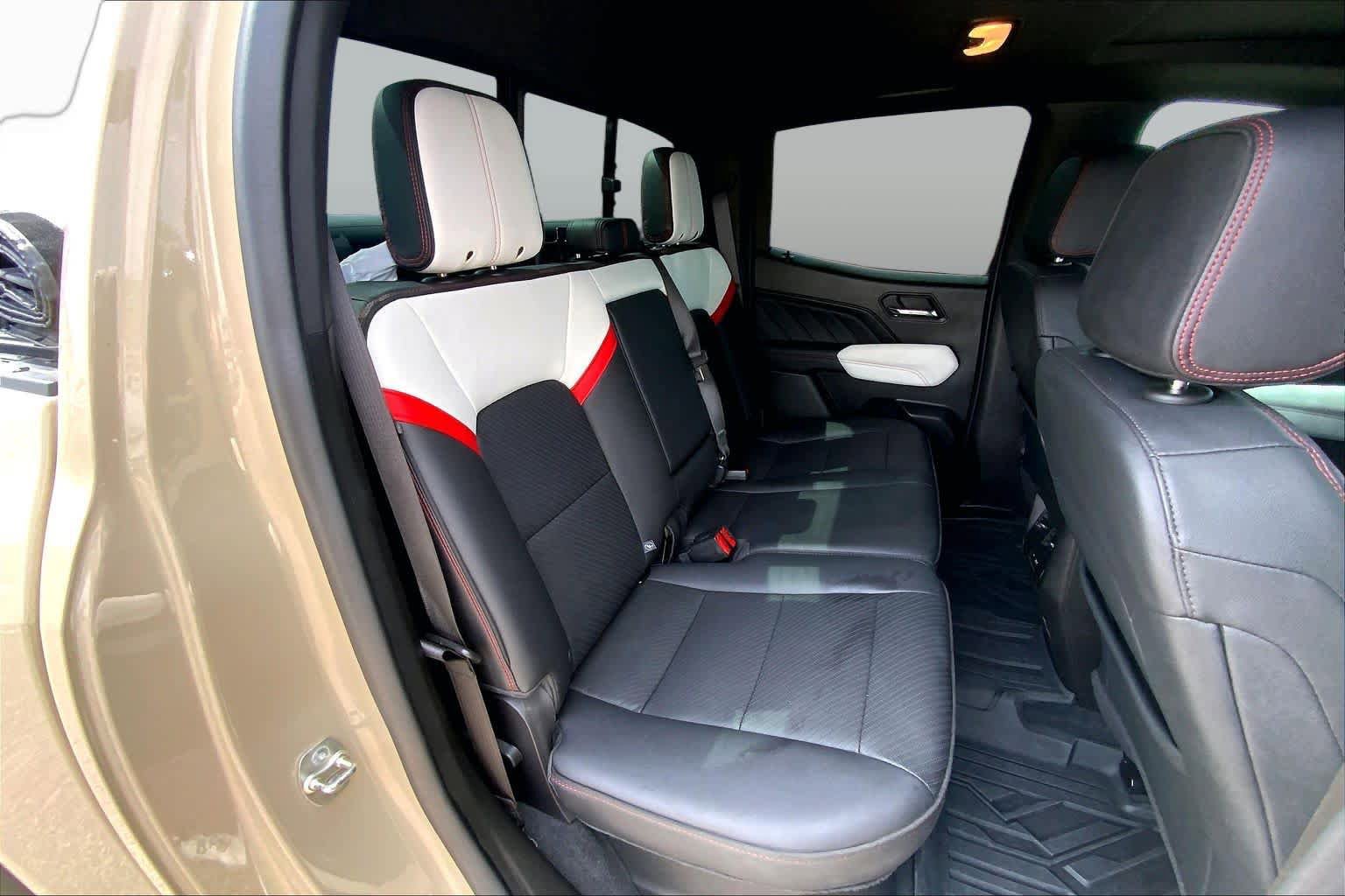 Used 2024 GMC Canyon AT4X AWD/4WD image 20