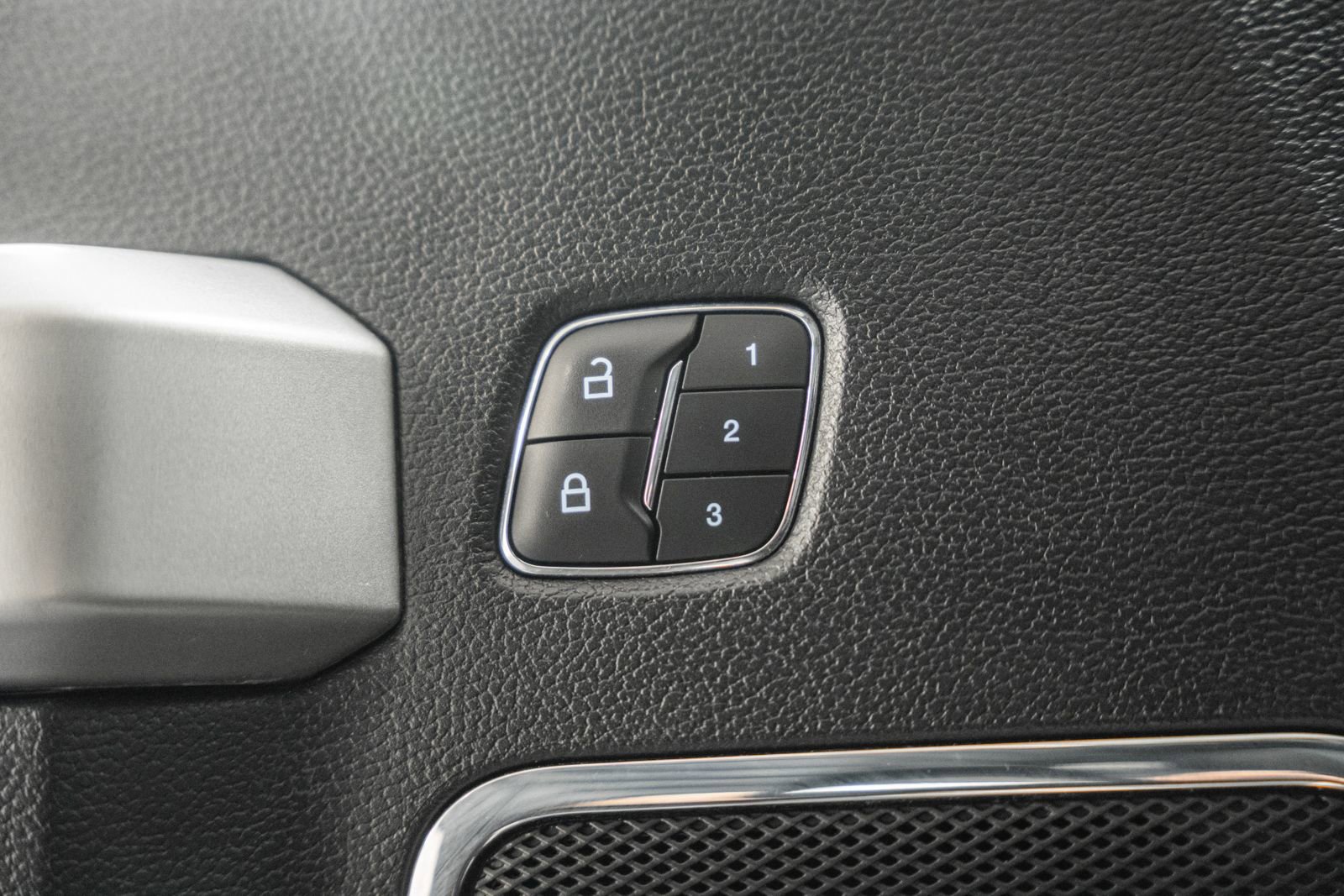 Certified 2019 Ford F150 Lariat w/ Equipment Group 502A Luxury image 47