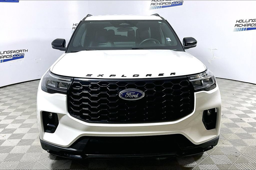 Certified 2025 Ford Explorer ST-Line AWD/4WD image 2