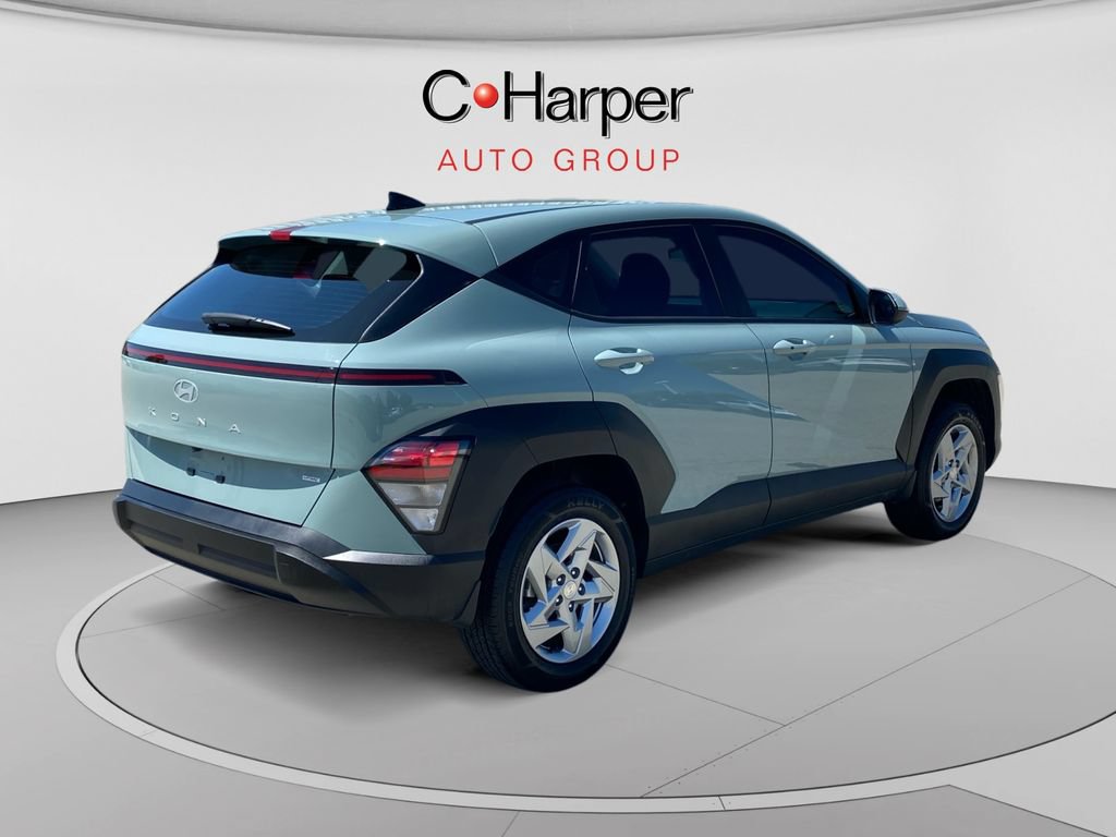 Used 2024 Hyundai Kona SE AWD/4WD image 3