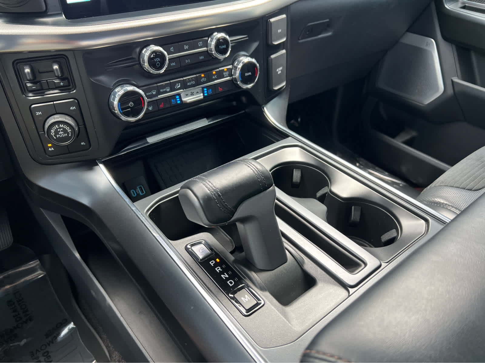 Certified 2022 Ford F150 Raptor w/ Raptor 37 Performance Package AWD/4WD image 38