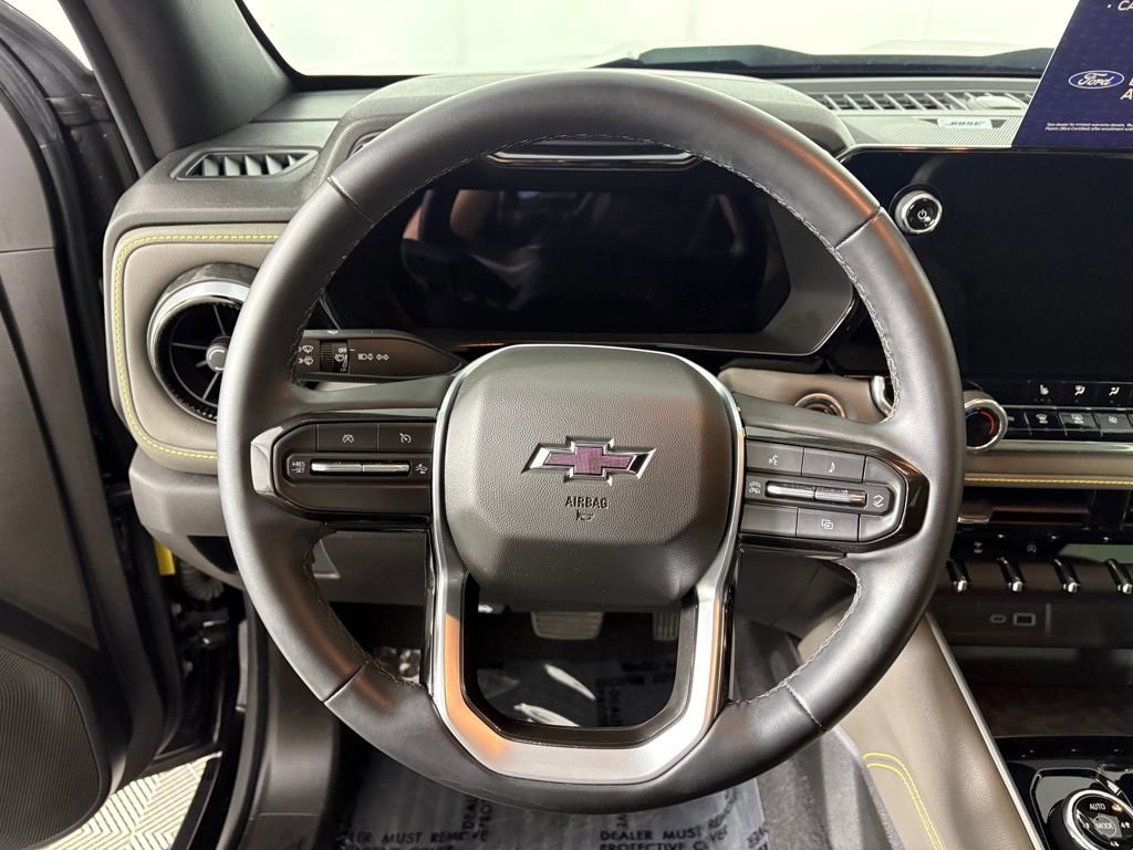 Used 2024 Chevrolet Colorado ZR2 w/ Technology Package image 16