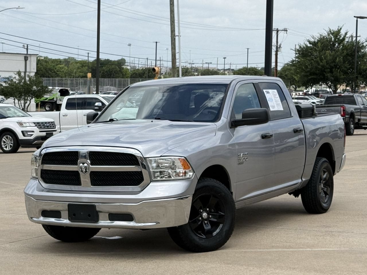 Used 2021 RAM 1500 Classic SLT AWD/4WD image 2